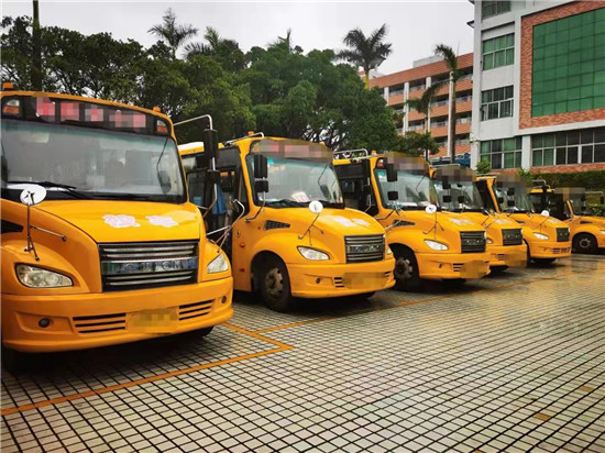 56座校車