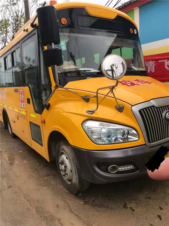 36座校車